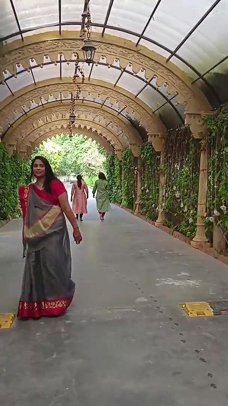 aaj me aai hu Manilakshmi tirth ⧸saree pahenkar hi temple me ⧸paheli bar family k sath vide.