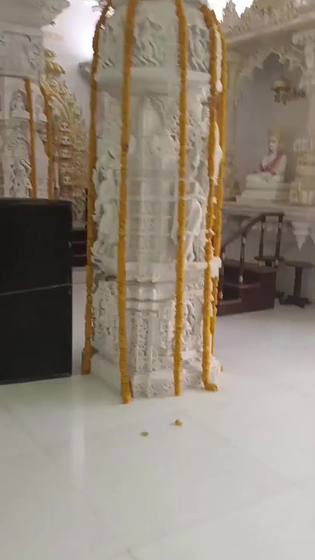 aaj me aai hu Manilakshmi tirth ⧸saree pahenkar hi temple me ⧸paheli bar family k sath vide.