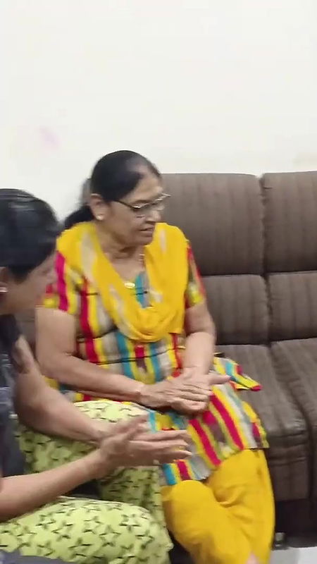 aaj mene apne hubby ko birthday surprise diya?dekho inko kesa lga？⧸chalo milati hu apni family s.