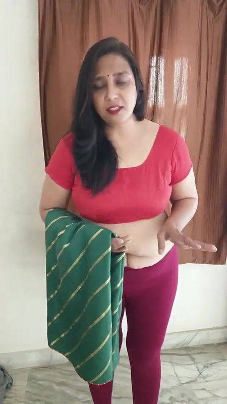 aj mere saree ko naye style me draping Kiya h.