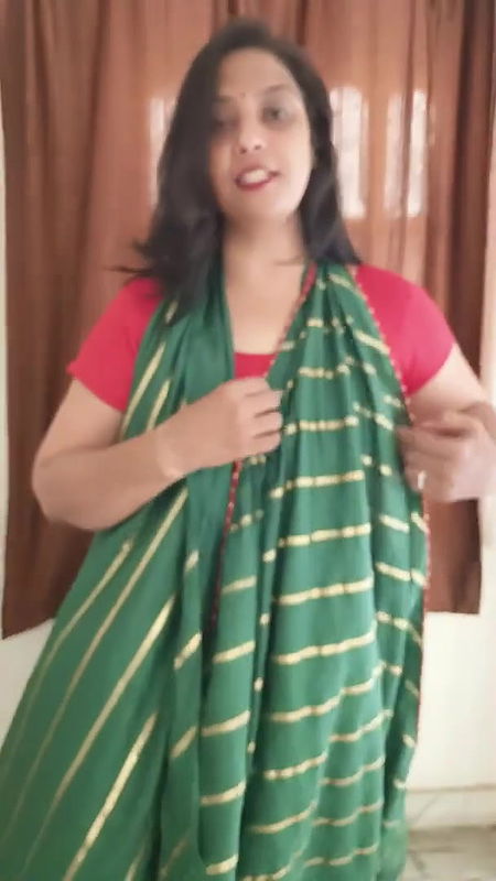 aj mere saree ko naye style me draping Kiya h.