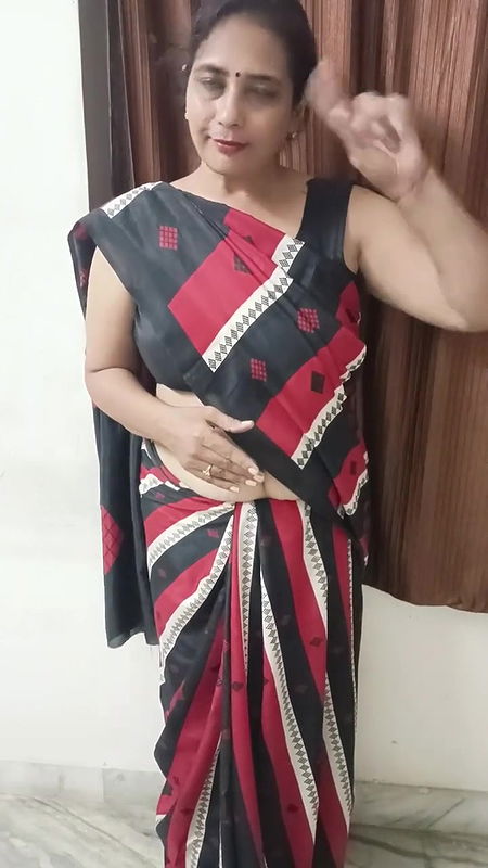 aaj ye kya kar rahi hu or q kar rahi hu pata ni jo kiya sahi he ya na.