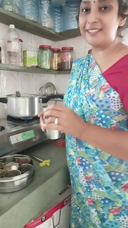 Aaloo sbji and roti dhaba style⧸ha me to kuch Kam nai krti ⧸pura din vdo bnati hu⧸sabko bewkuf bnat.