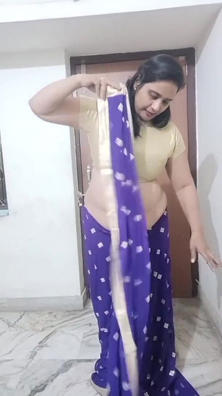 again aaj me saree drapping vidio La.