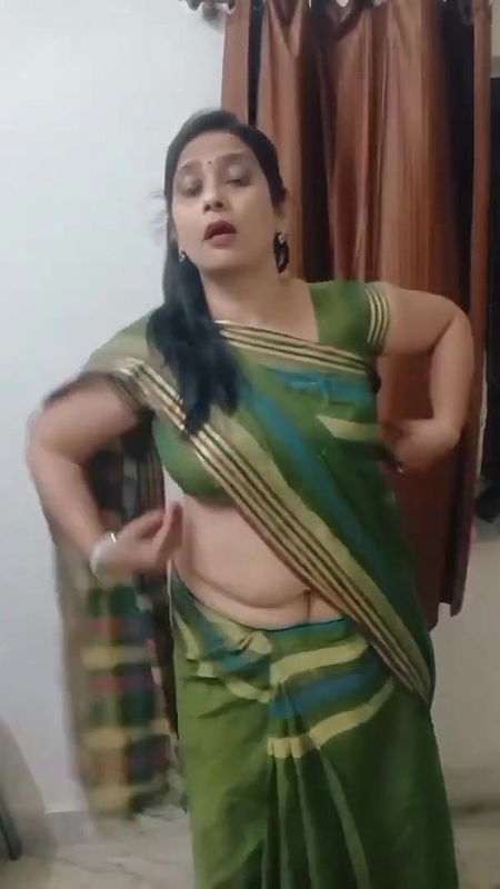 Dukanvale ne bola thodi to saram kr.