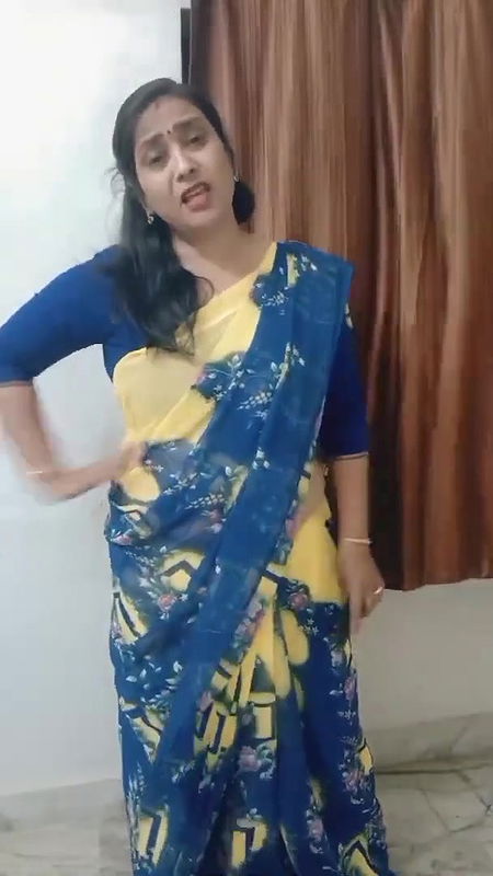 Dukanvale ne bola thodi to saram kr.