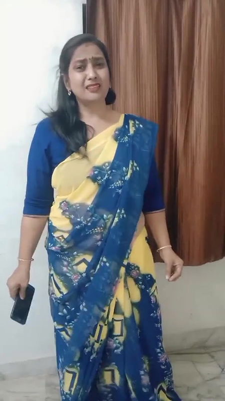 Dukanvale ne bola thodi to saram kr.