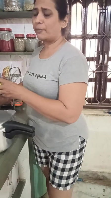 ghar par hotel jesi Jain dal fry or jira rice banaya⧸Jain food bhi bhot tasty hota h.