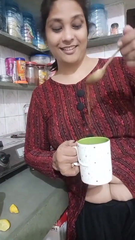 hott kruti with hott black lemon flover coffe.