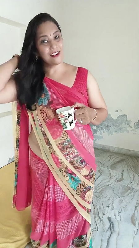 House cleaning video in Desi style⧸me Ghar me ase hi zadu pochha krti hu⧸mko ye task bhi pura krna .
