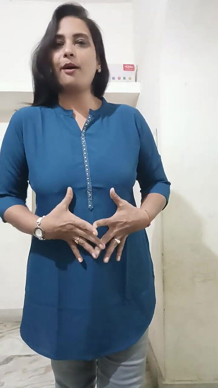 kbhi kbhi offline road side shopping bhi krake dekho yaar bhot achhe dam me achchi chize milti h.