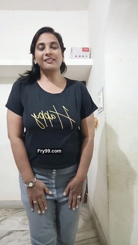 kbhi kbhi offline road side shopping bhi krake dekho yaar bhot achhe dam me achchi chize milti h.