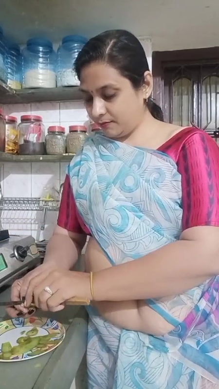 kruti aaj energy drink leke aai h.