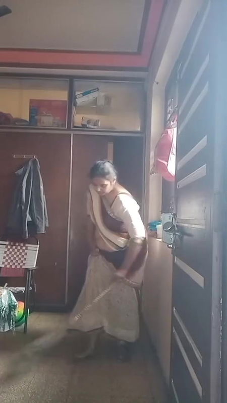 kruti Patel aaj KR rhi he Ghar ki dafa.