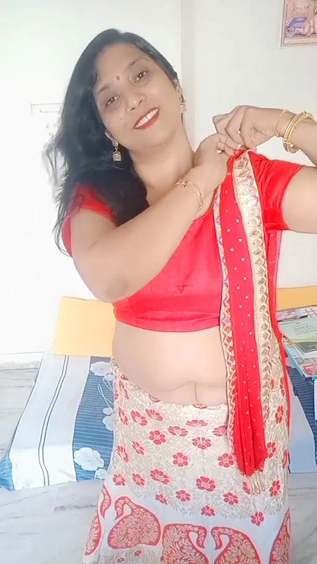 kruti Patel with duppatta wearin.