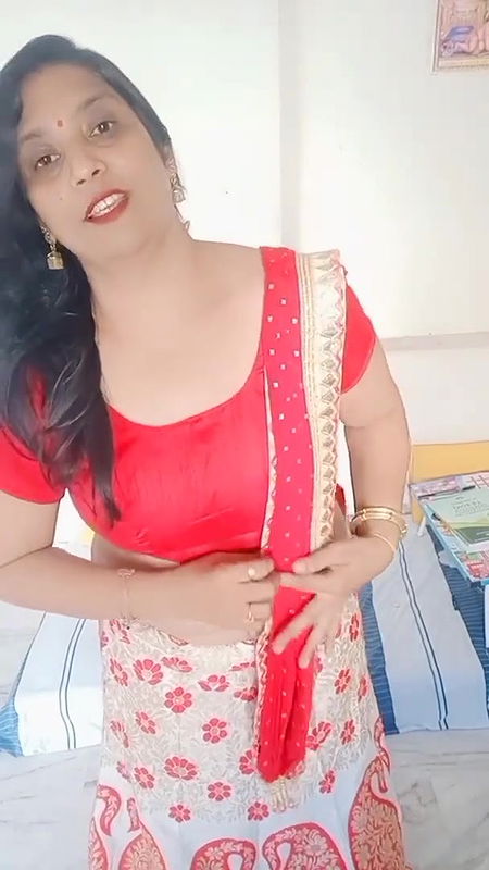 kruti Patel with duppatta wearin.