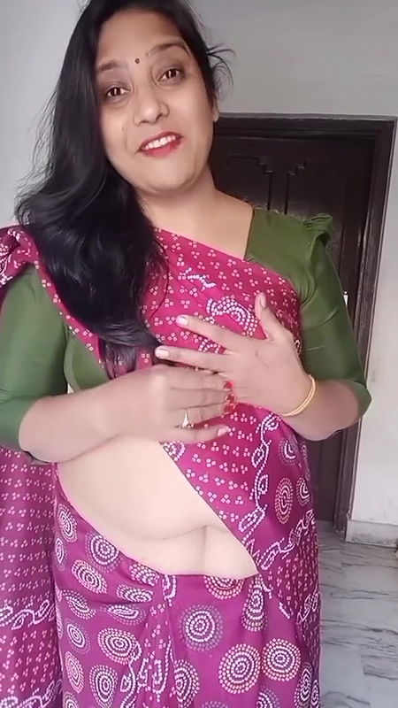 kruti Patel with hott idl.