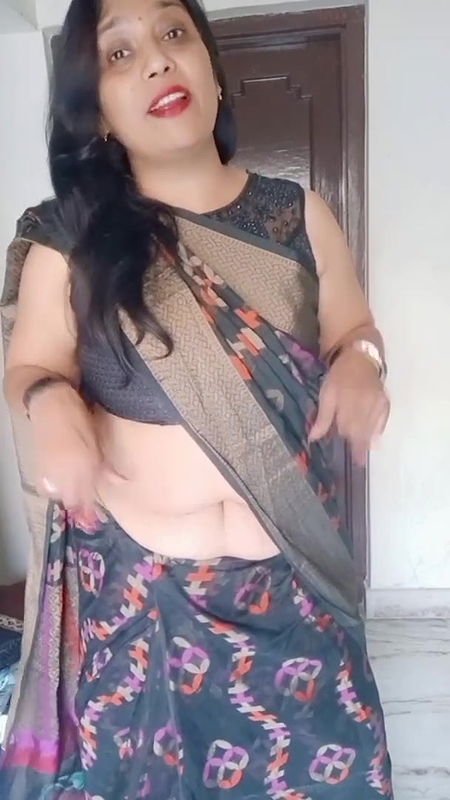 kruti Patel with hott saree vidi.