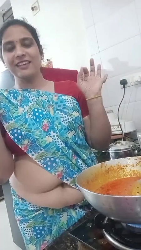 kruti Patel with hott spicy cheese paneer masal.