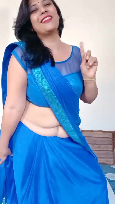 kruti Patel with hottt saree vidio.