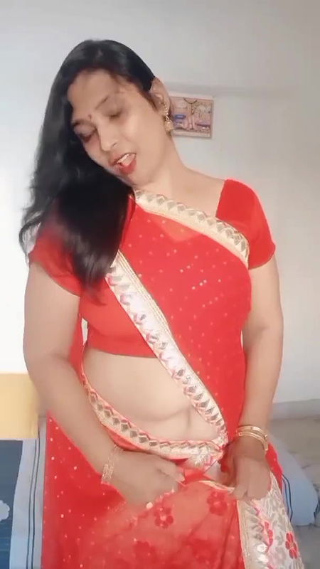 kruti Patel with hottt saree vidio.