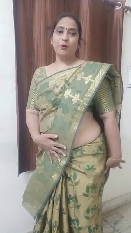 moti hu to Kya kru ？ khana apni kamai ka khati hu aapki thodi Jo aapko Mera motapa bura lga.