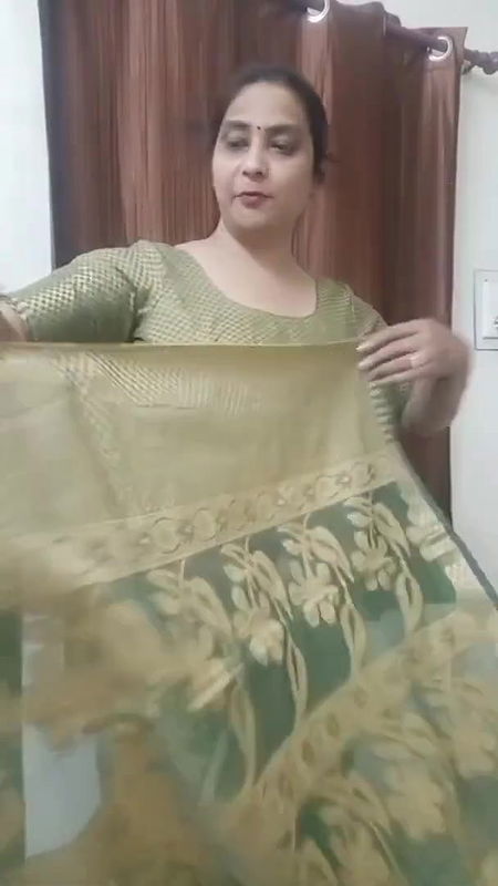 moti hu to Kya kru ？ khana apni kamai ka khati hu aapki thodi Jo aapko Mera motapa bura lga.