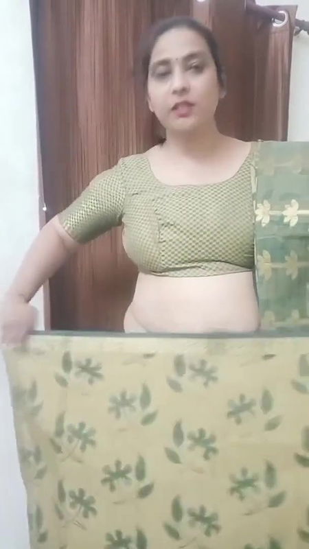 moti hu to Kya kru ？ khana apni kamai ka khati hu aapki thodi Jo aapko Mera motapa bura lga.