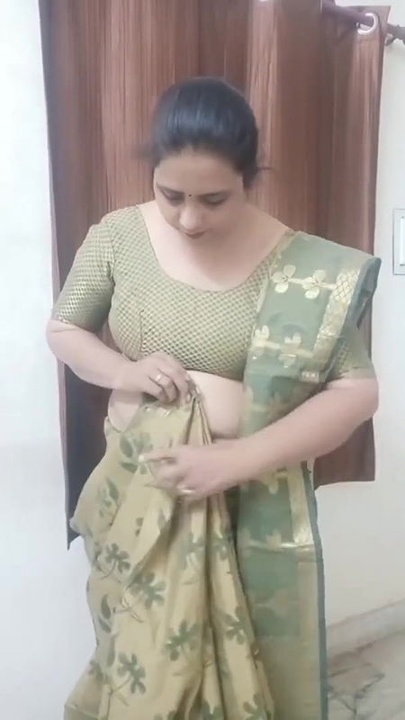 moti hu to Kya kru ？ khana apni kamai ka khati hu aapki thodi Jo aapko Mera motapa bura lga.