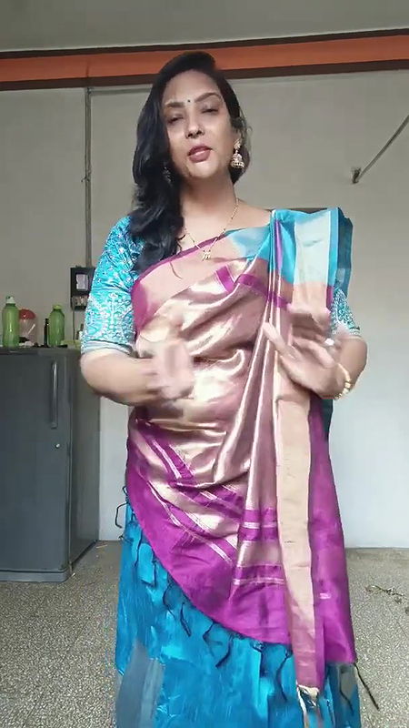 paryusan parv ke aathve  din ka look ⧸mene pahena golden saree kesi lg rhi hu？⧸31Augus.