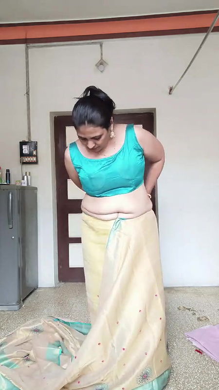 paryusan parv ke chhathe din ka look ⧸mene pahena golden saree kesi lg rhi hu？⧸30Augus.