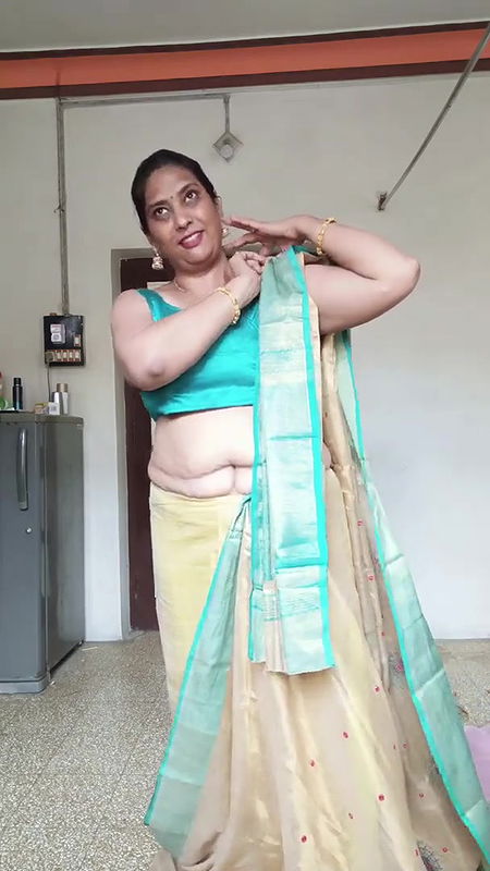 paryusan parv ke chhathe din ka look ⧸mene pahena golden saree kesi lg rhi hu？⧸30Augus.