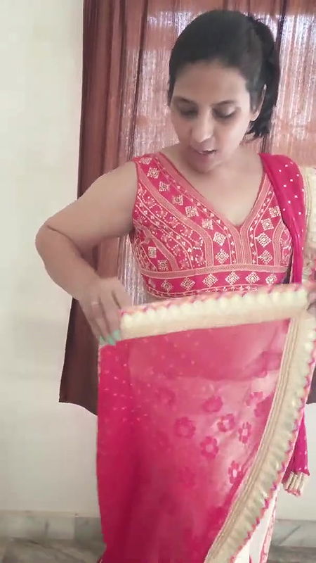 paryusan parv ke pahle din ka look ⧸mene pahena lahenga kesi lg rhi hu.