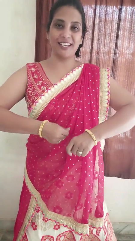 paryusan parv ke pahle din ka look ⧸mene pahena lahenga kesi lg rhi hu.