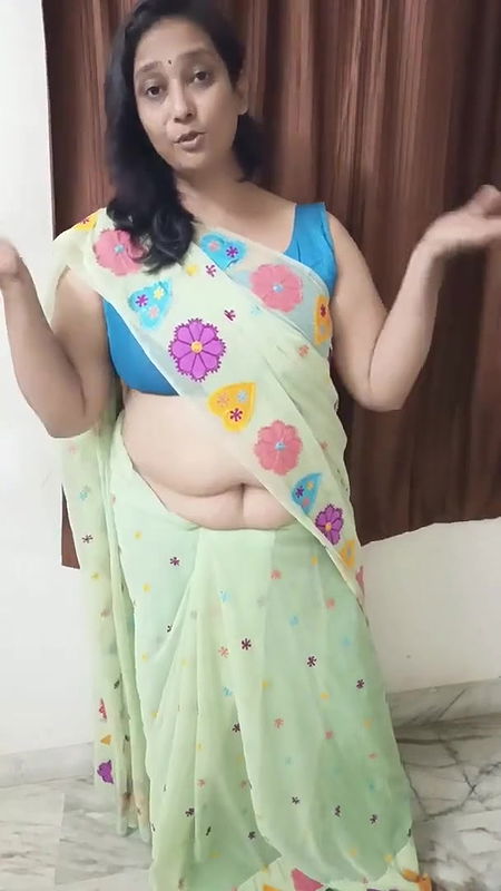 pure din kam krne ke bad barish me icecream ke maje liye ⧸bhot maja aay.