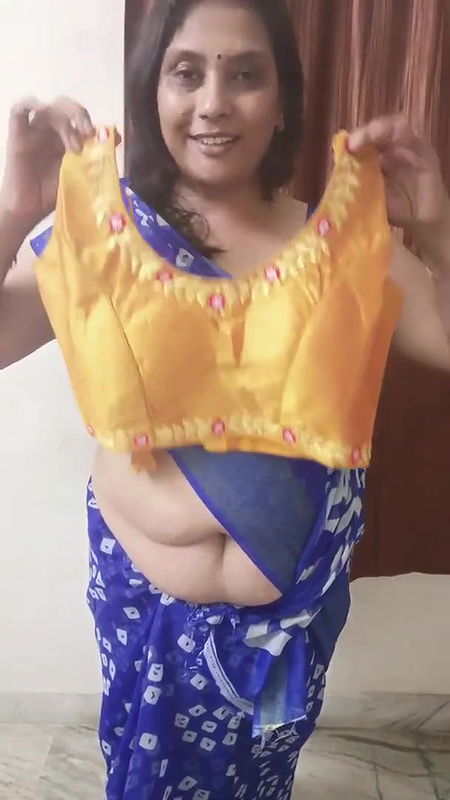 readymade blouse designs 3⧸Mera blouse ka business jisme kam investment me zyada profi.