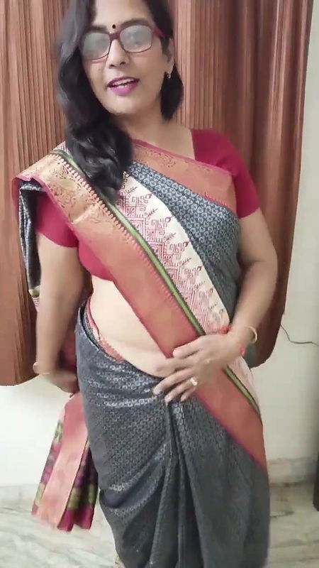 YouTube sliver play button unboxing⧸i got my silver play button tnq so much aapki vajah se mila he??