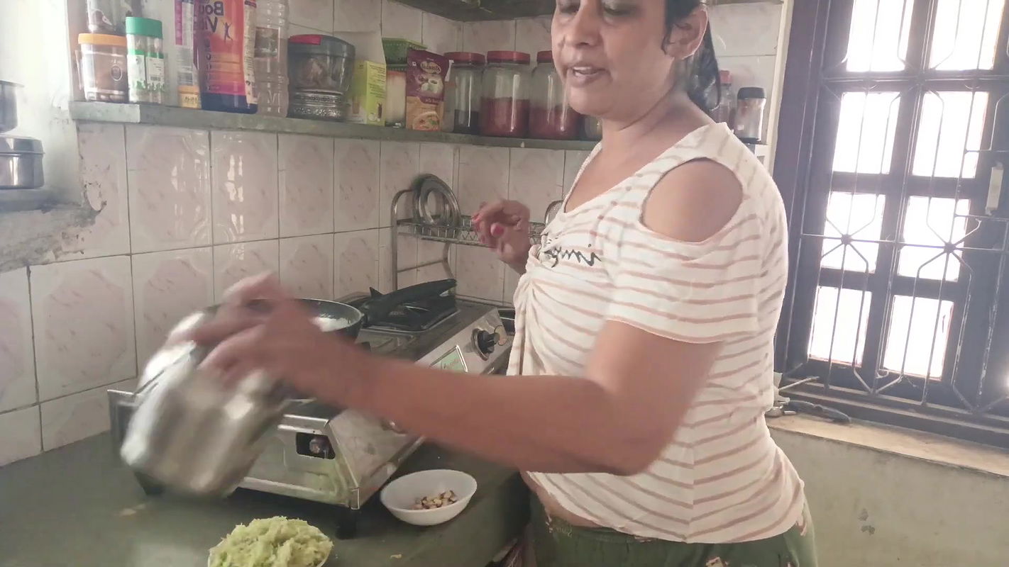 लौकी से बनाए ऐसी चीज़ जो एक बार खाओगे तो बार बार मांगोगे⧸कौनसी  चीज़ बनाई ये वीडीओ खत्म होने स.