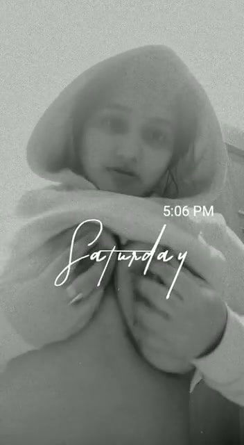 Desi Girl Pressing Boobs