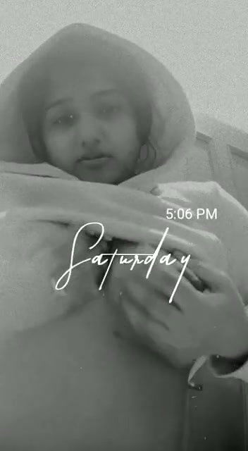 Desi Girl Pressing Boobs