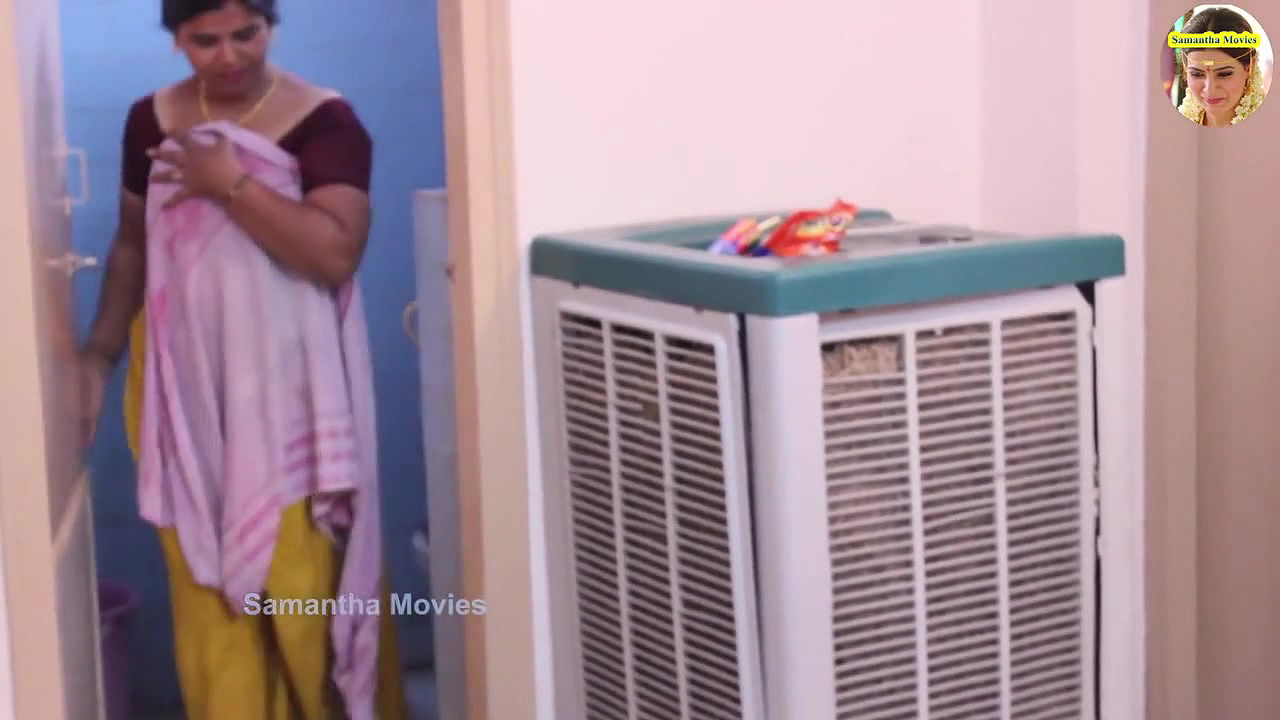 Aunty in Yellow Petticoat