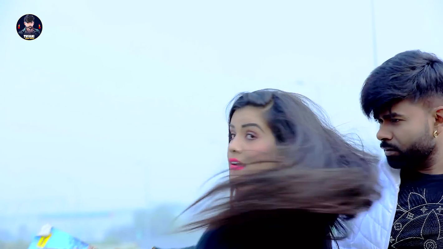 Hot – Busty girl’s boobs grabbed, kissed & pressed many times, navel kissed, cleavage