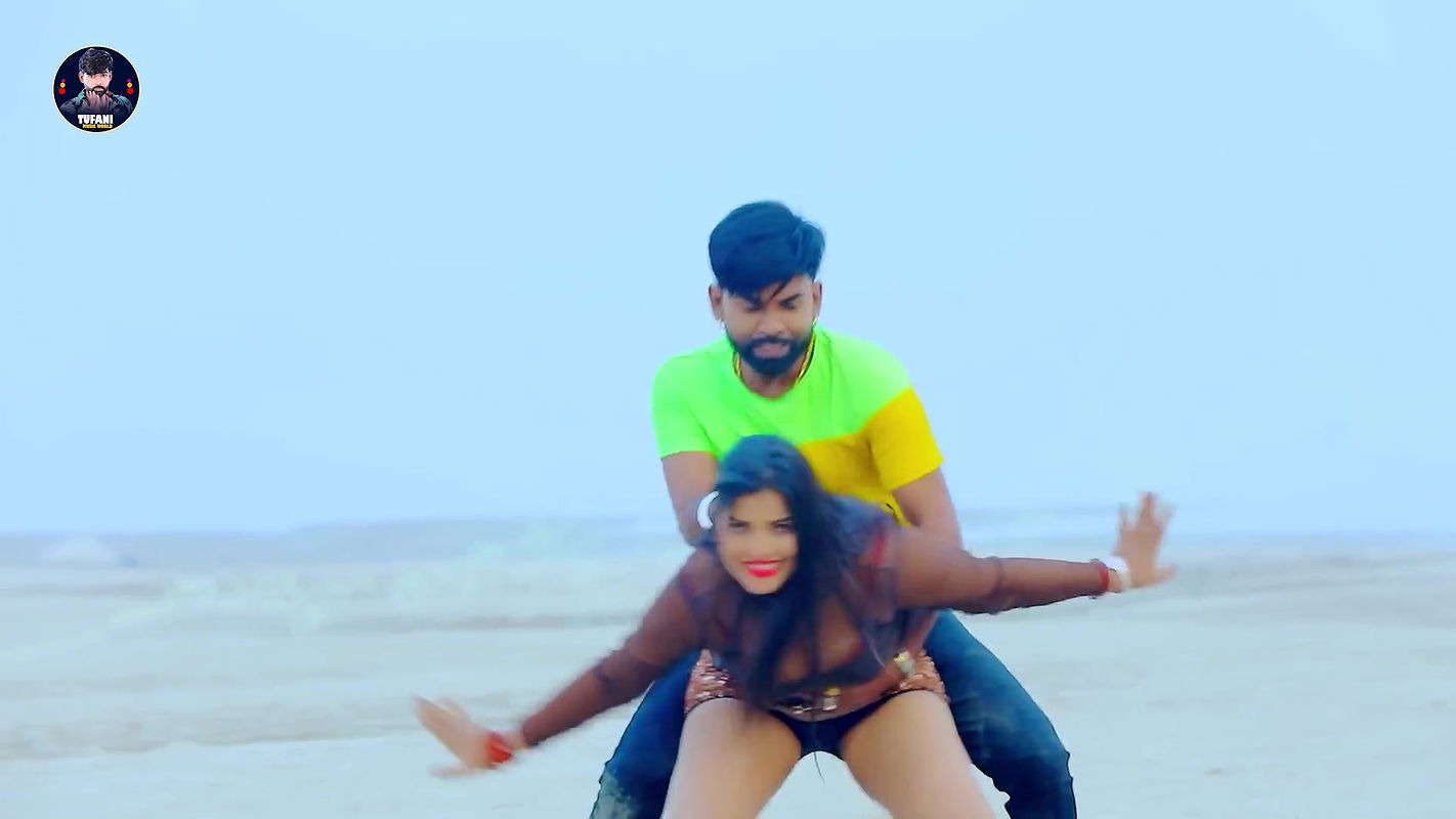 Hot – Busty girl’s boobs grabbed, kissed & pressed many times, navel kissed, cleavage