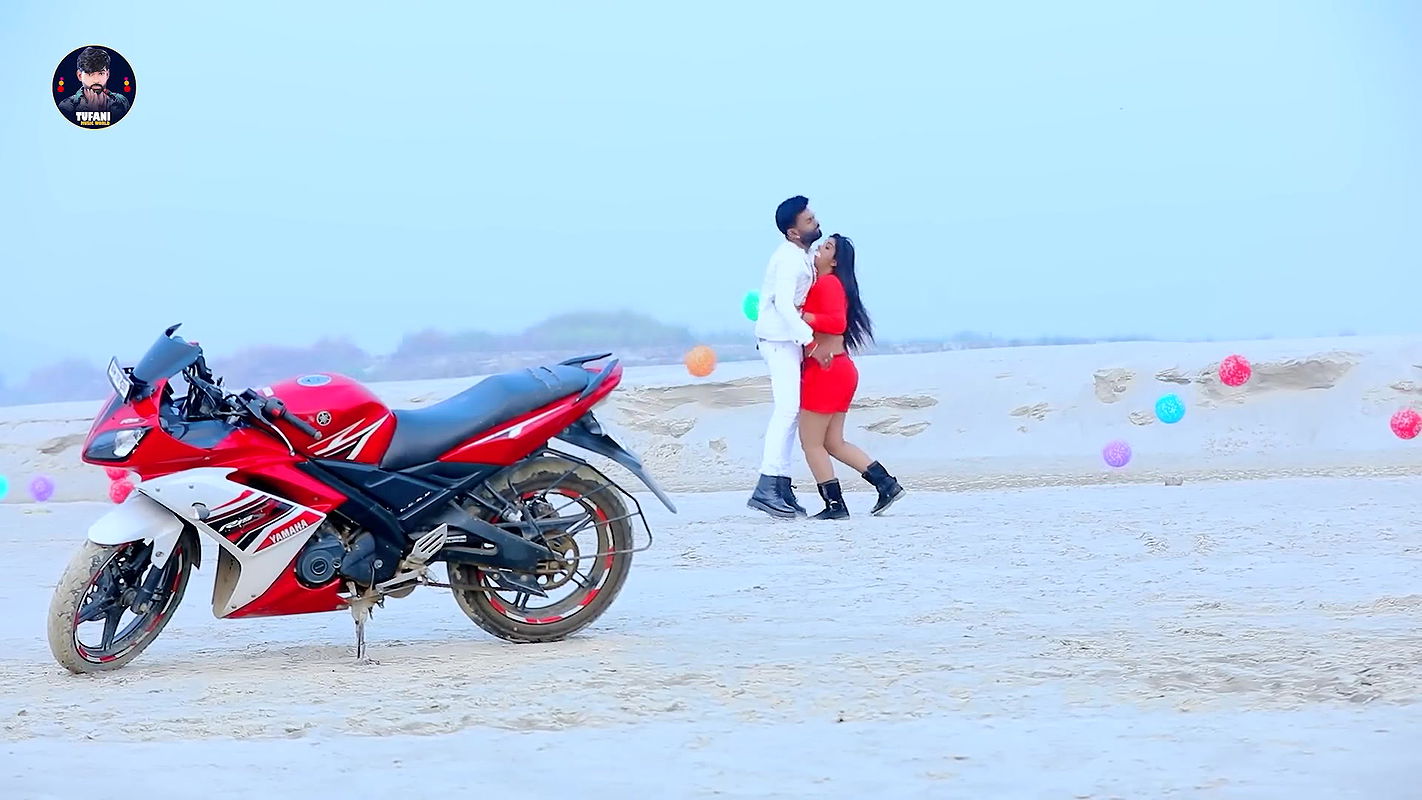 Hot – Busty girl’s boobs grabbed, kissed & pressed many times, navel kissed, cleavage