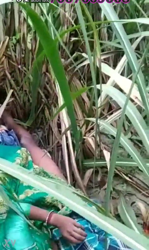 Indian girl sex in garden