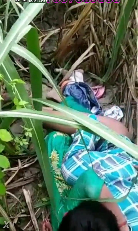 Indian girl sex in garden