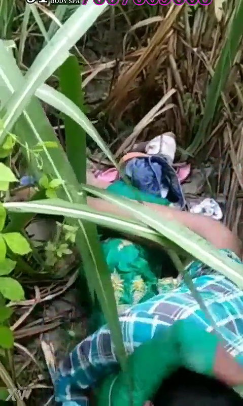 Indian girl sex in garden
