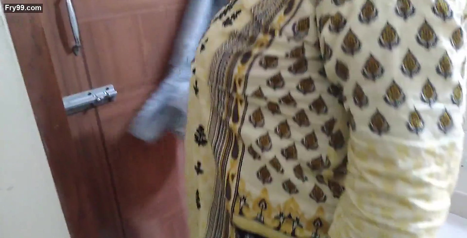 (Punjabi Aunty Ki Jabardast Chudai Apni Beta) Indian hot aunty fucked by her Stepson while cleaning house – Dirty Sex