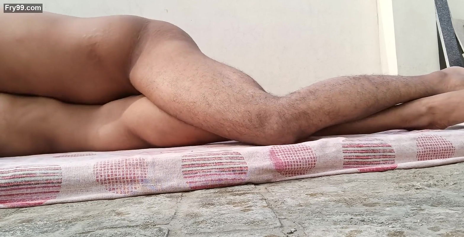 Hot Indian Desi village girlfriend ko chat pe le jaakar choda dogy style me.