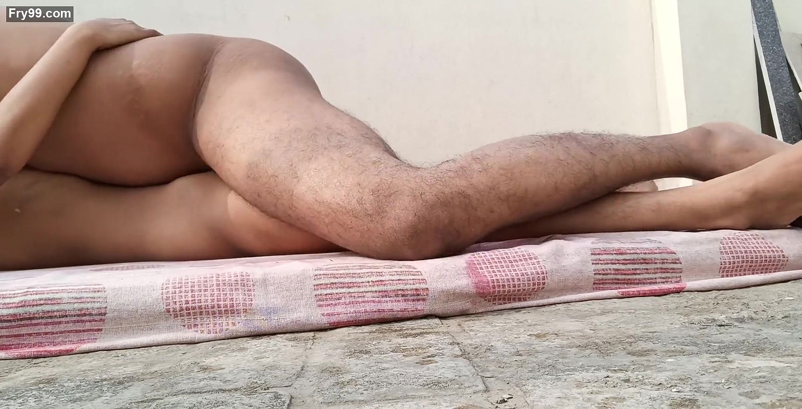 Hot Indian Desi village girlfriend ko chat pe le jaakar choda dogy style me.